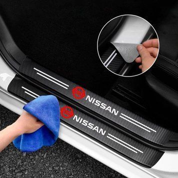 Защитная пленка на пороги с логотипом Nissan карбон 4D 62507 фото